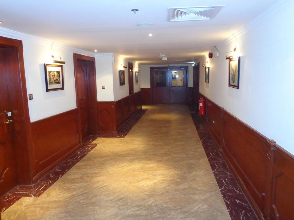 Bahrain Carlton Hotel Манама Экстерьер фото